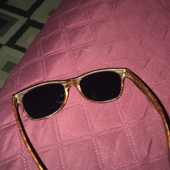 Virginia distillery brand sunglasses - Picture 3 of 3